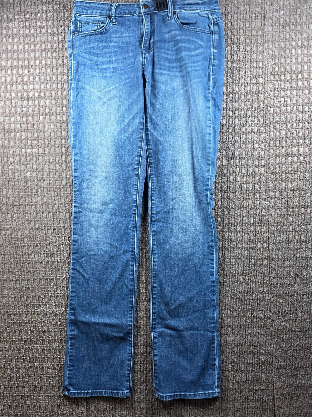 Women's Straight Leg Blue Jeans / Calvin Klein / Size 6
